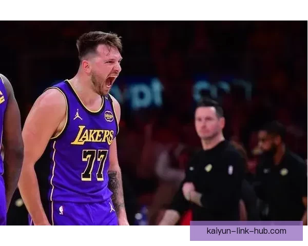 雷迪克赞东契奇末节表现堪称教科书 詹姆斯状态让自己感到身材走样